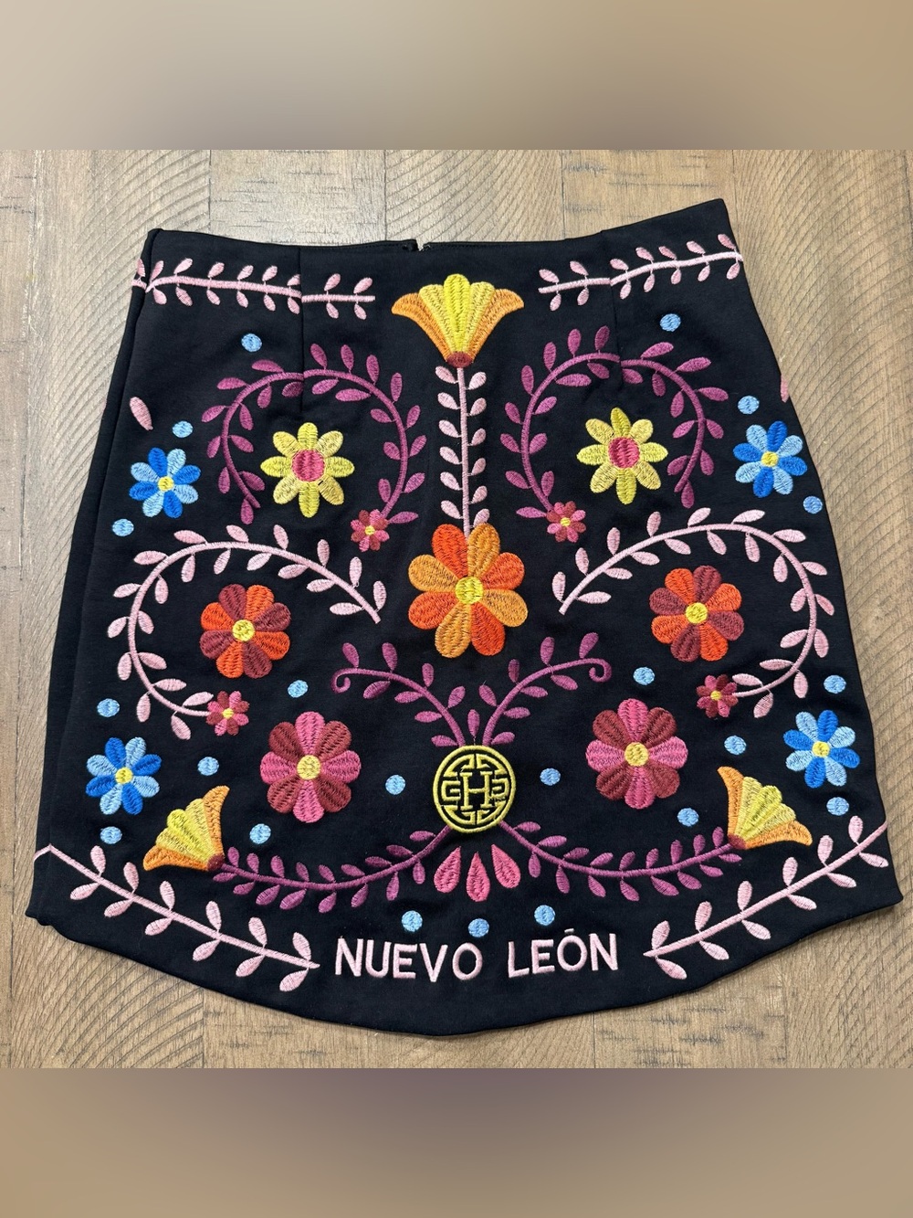 Herencia Collection “NUEVO LEON” mini floral embroidered skirt| women’s Small